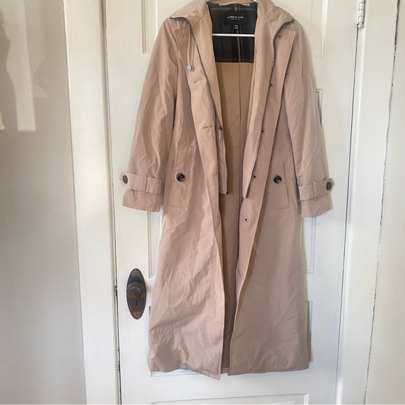 London Fog Jackets & Blazers - LONDON FOG COLLECTION Hooded Tan Women's Trench Coat Size PXXS